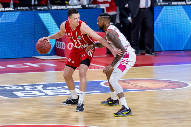 虽然停车场 虽然停车场